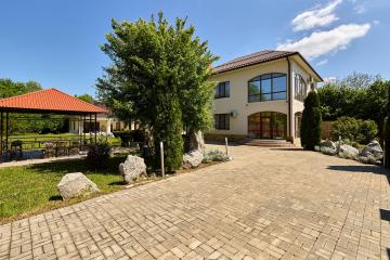 Фото №1: Дом 200 м² - Ставропольская, ул. 50-летия ВЛКСМ, 66