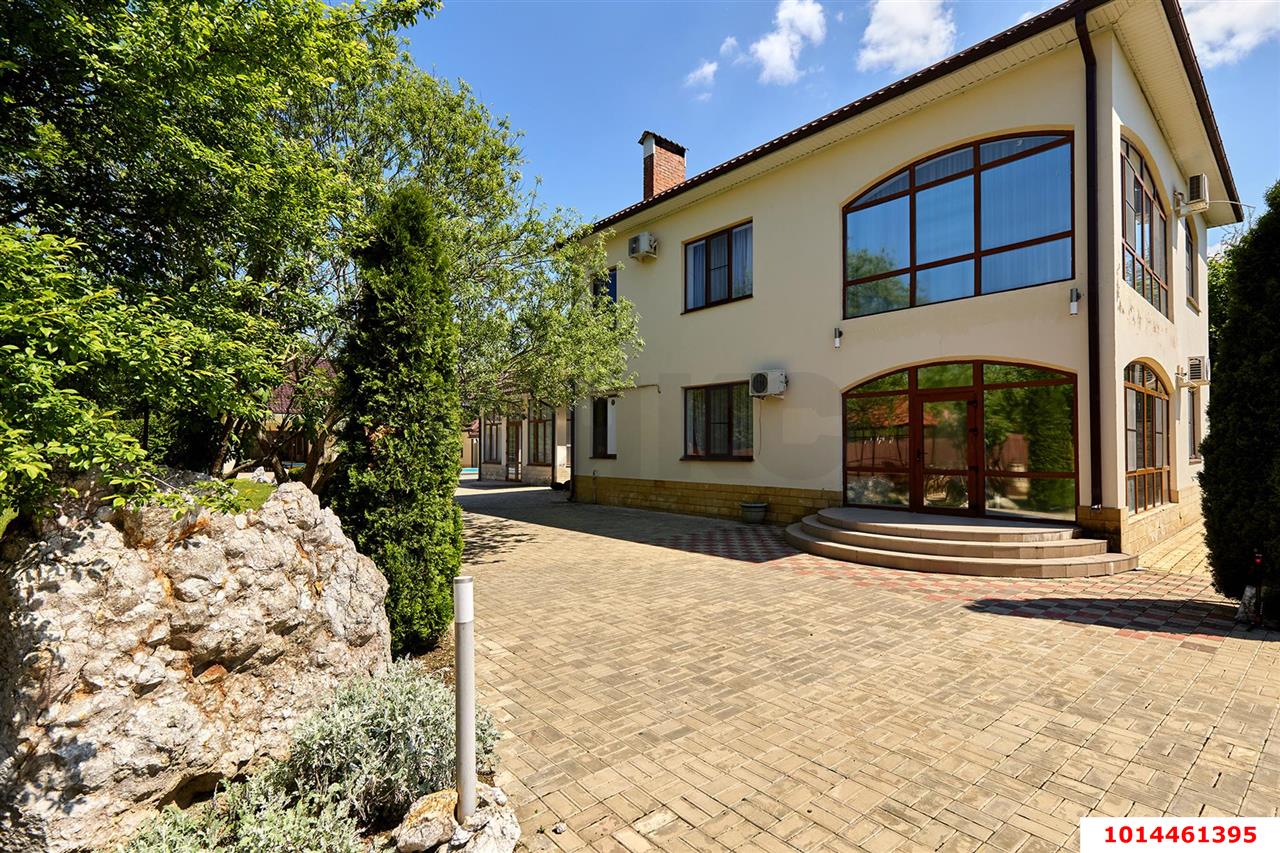 Фото №2: Дом 200 м² + 20 сот. - Ставропольская, ул. 50-летия ВЛКСМ, 66