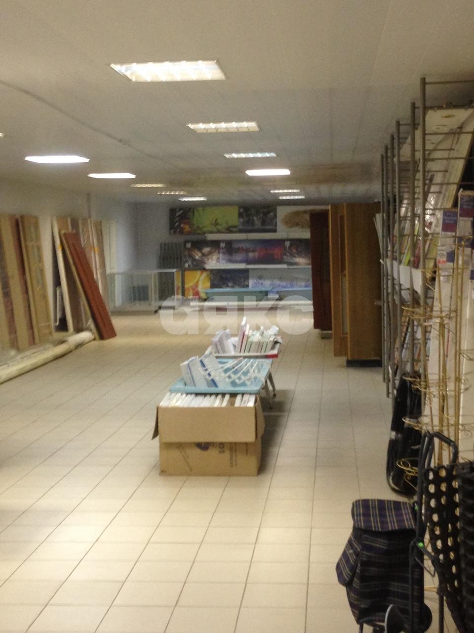 Фото №2: Коммерция 900 м² - Волгоград, Дзержинский, ул. Карла Либкнехта, 13