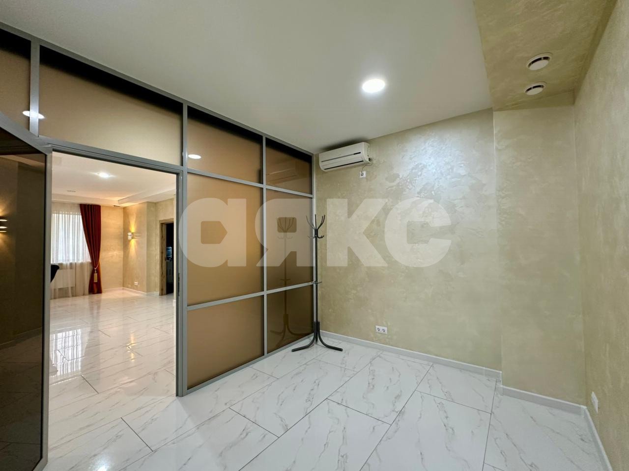 Фото №35: Коммерция 609 м² - Ростов-на-Дону, Ворошиловский, пр-кт Михаила Нагибина, 38