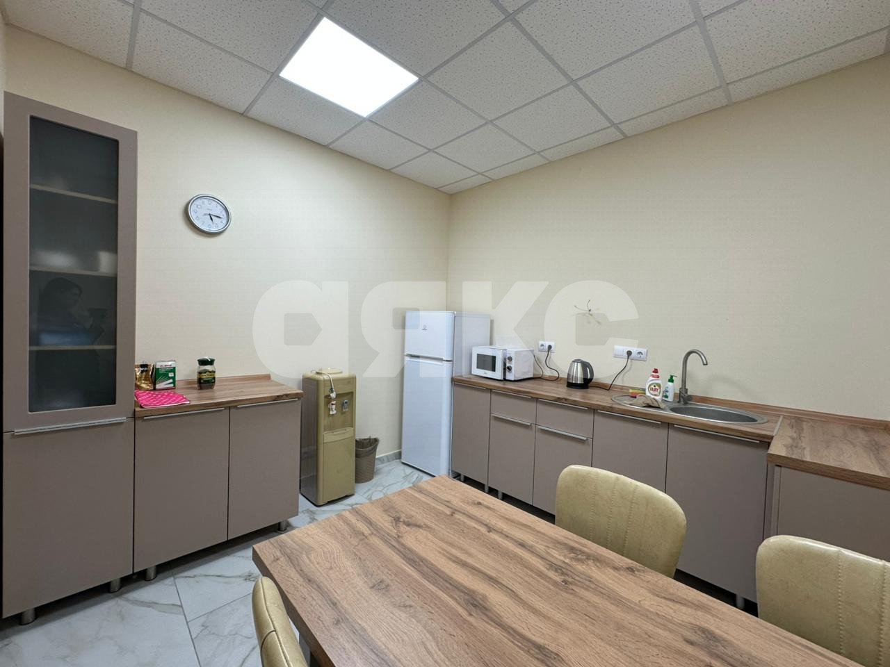 Фото №3: Коммерция 609 м² - Ростов-на-Дону, Ворошиловский, пр-кт Михаила Нагибина, 38