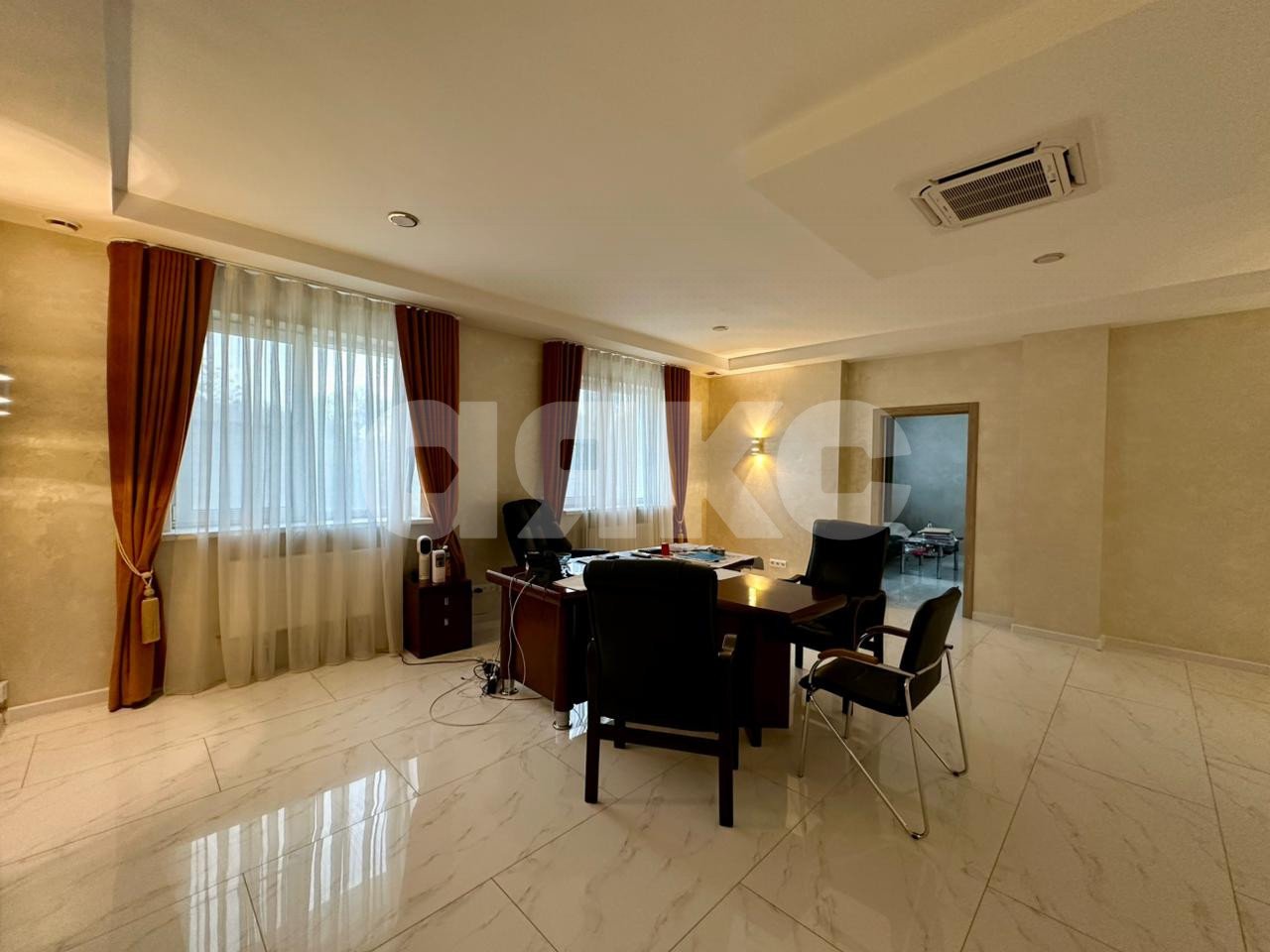 Фото №20: Коммерция 609 м² - Ростов-на-Дону, Ворошиловский, пр-кт Михаила Нагибина, 38