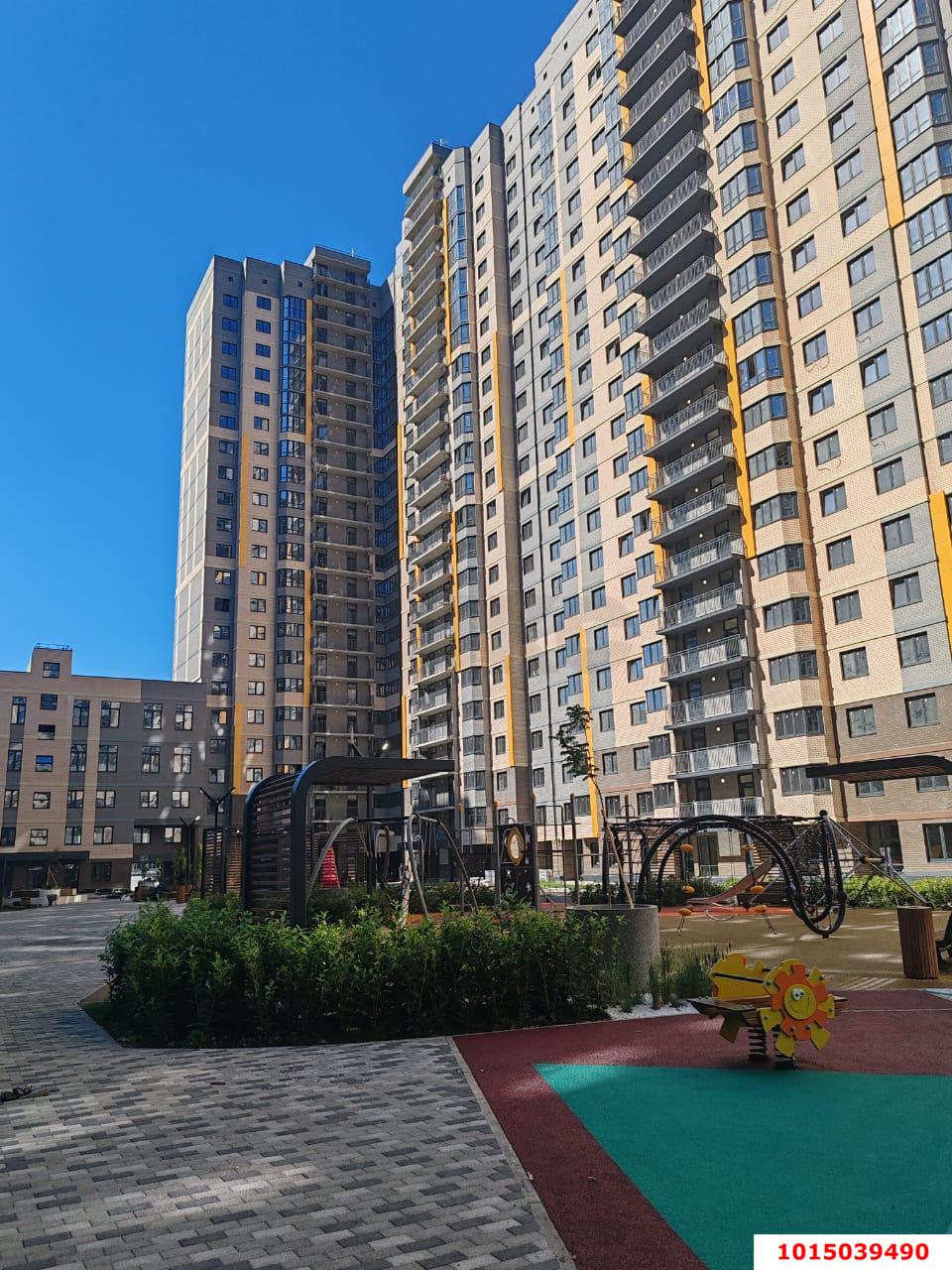 Фото №1: 1-комнатная квартира 45 м² - Краснодар, ЖК Урал, Карасунский внутригородской округ, Камвольно-суконный Комбинат, мкр. жилой комплекс Ural, ул. Уральская, 87/7