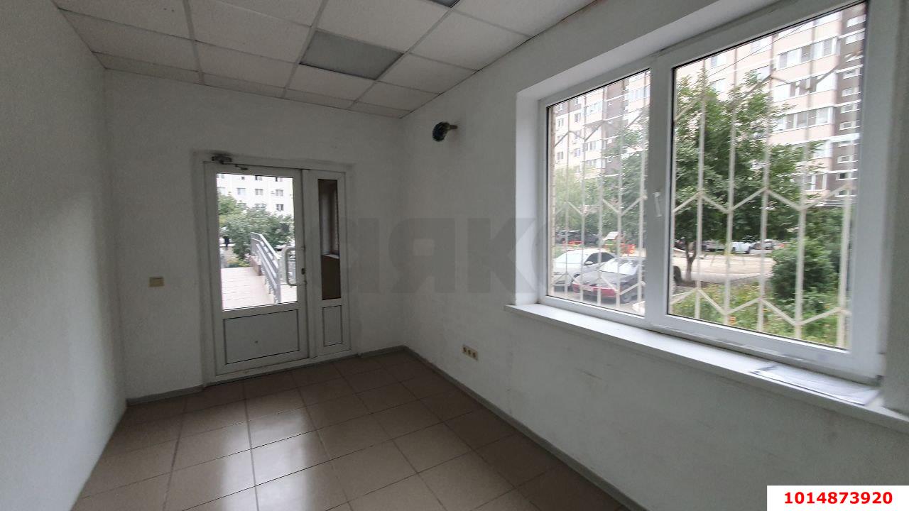 Фото №3: Торговое помещение 59 м² - Краснодар, Краевая Клиническая Больница, ул. Восточно-Кругликовская, 94