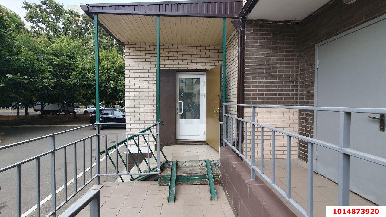 Фото №2: Торговое помещение 59 м² - Краснодар, Краевая Клиническая Больница, ул. Восточно-Кругликовская, 94