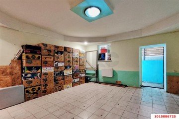 Фото №1: Торговое помещение 32 м² - Краснодар, мкр. Музыкальный, ул. имени Сергея Есенина, 129/7