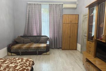 Фото №1: 3-комнатная квартира 47 м² - Краснодар, мкр. Центральный, ул. Фрунзе, 120