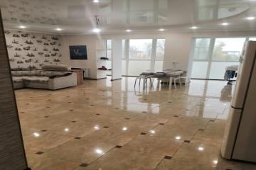 Фото №1: 2-комнатная квартира 79 м² - Краснодар, мкр. Завод Радиоизмерительных Приборов, ул. Защитников Отечества, 5