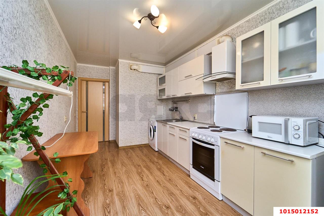 Фото №2: 1-комнатная квартира <span class="whitespace-nowrap">48 м²</span>, <span class="whitespace-nowrap">7/18 эт.</span> - Краснодар, Прикубанский внутригородской округ, Музыкальный, ЖК Времена Года, мкр. имени Петра Метальникова, ул. Петра Метальникова, 5к3
