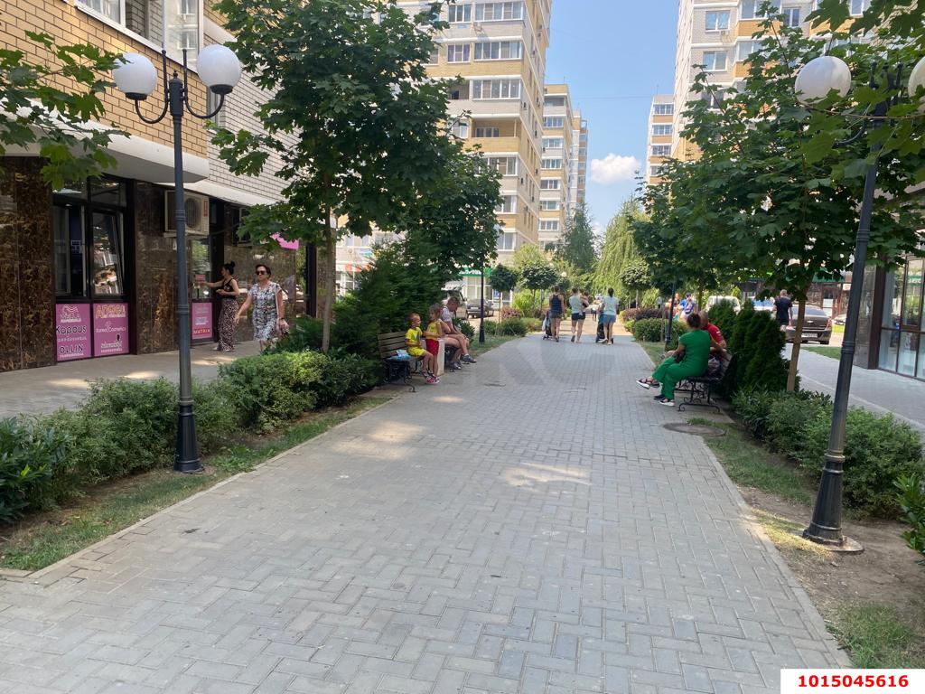 Фото №6: Торговое помещение 35 м² - Краснодар, Светлоград, ул. Красных Партизан, 1/4к10