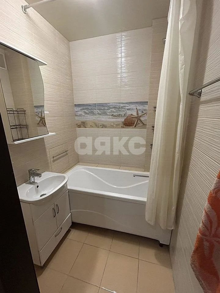 Фото №1: 2-комнатная квартира 56 м² - Ростов-на-Дону, квартал Нижнегниловской, ул. Заводская, 1/38