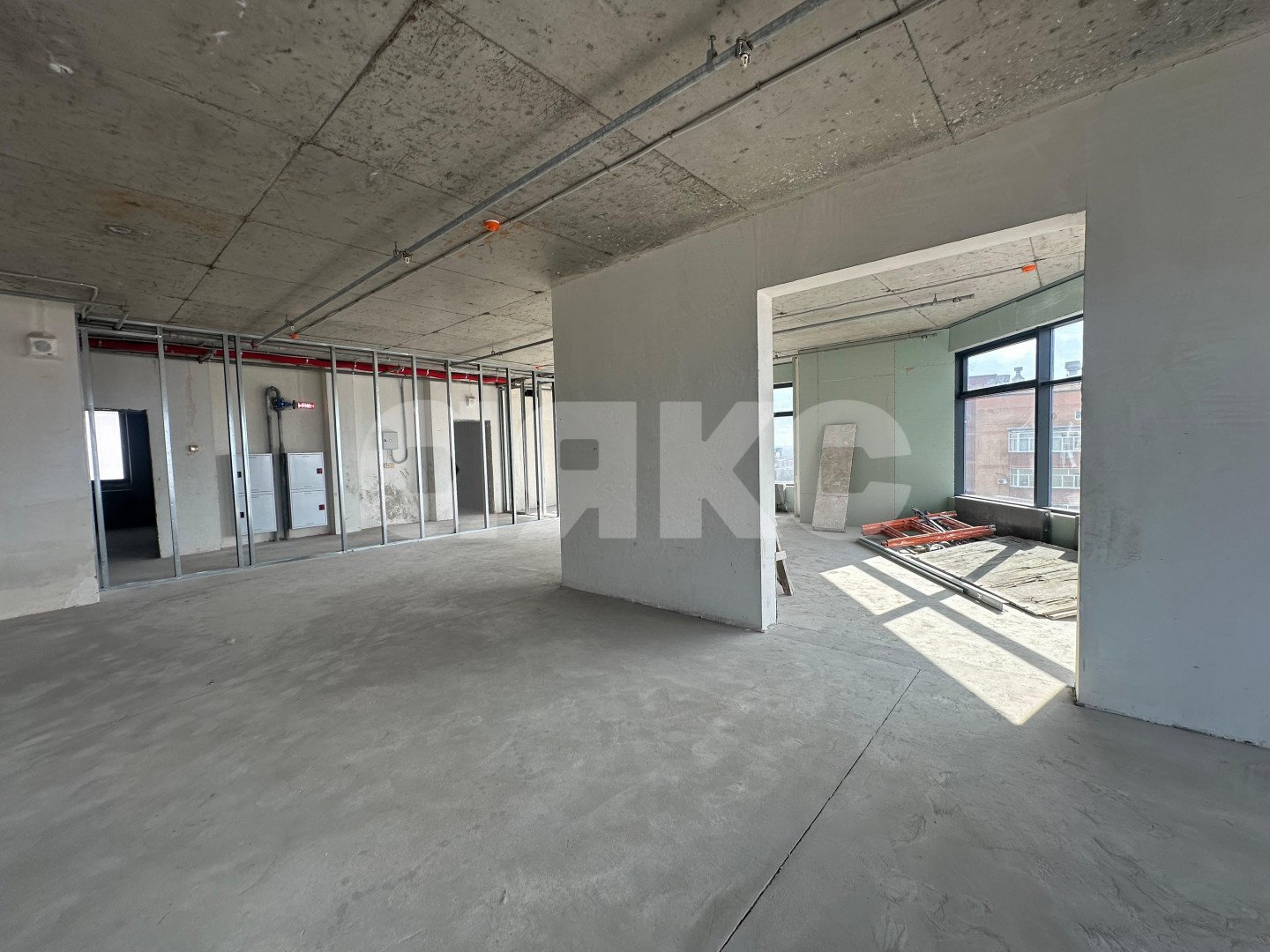 Фото №2: Коммерция 1281 м² - Ростов-на-Дону, Ленинский, ул. Красноармейская, 152