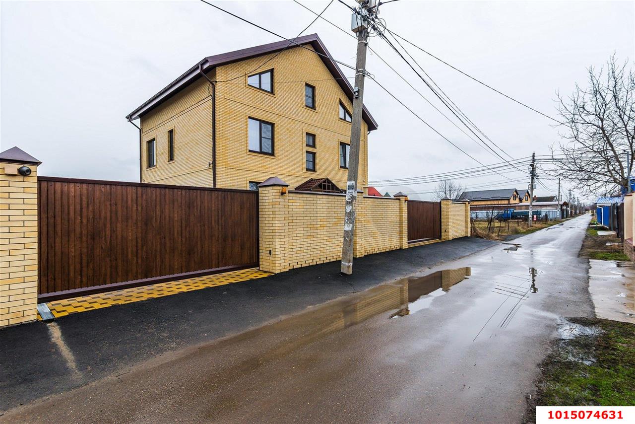 Фото №1: Дом 284 м² + 6 сот. - Ветеран, мкр. Прикубанский внутригородской округ, ул. Клубничная, 681