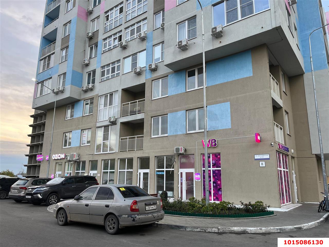 Фото №1: Торговое помещение 49 м² - Краснодар, жилой комплекс Иван да Марья, ул. Автолюбителей, 1/5