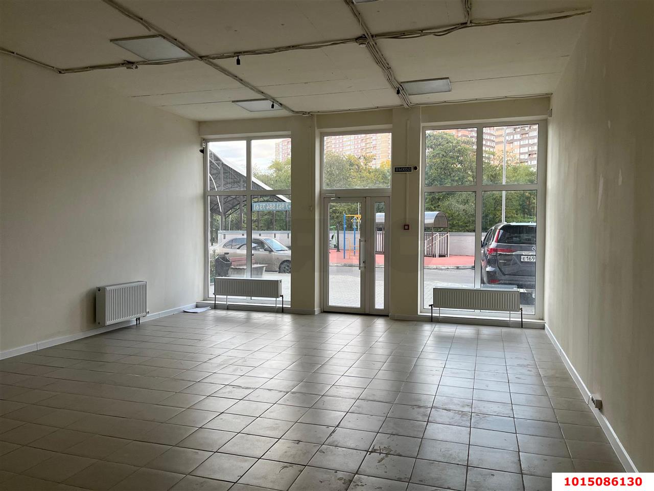 Фото №5: Торговое помещение 49 м² - Краснодар, жилой комплекс Иван да Марья, ул. Автолюбителей, 1/5