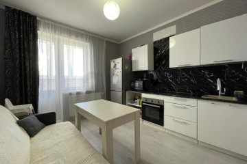 Фото №1: 1-комнатная квартира 43 м² - Краснодар, мкр. Гидростроителей, ул. Невкипелого, 18к2