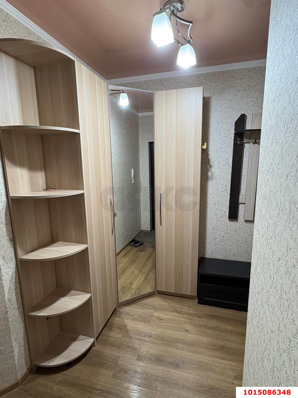 Фото №7: 2-комнатная квартира 70 м² - Краснодар, имени Маршала Жукова, ул. Александра Покрышкина, 2/2