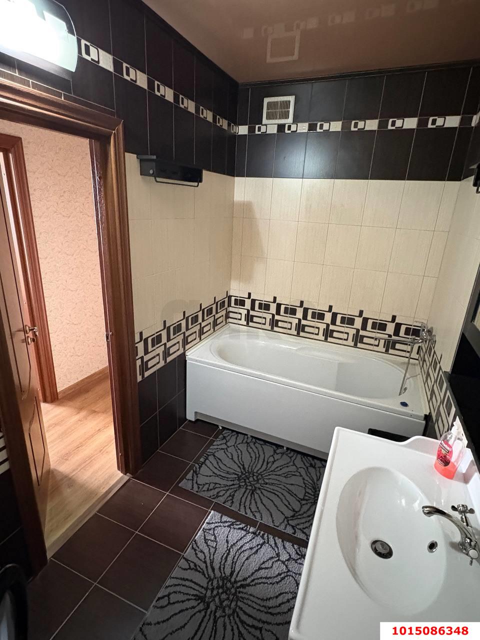 Фото №9: 2-комнатная квартира 70 м² - Краснодар, имени Маршала Жукова, ул. Александра Покрышкина, 2/2