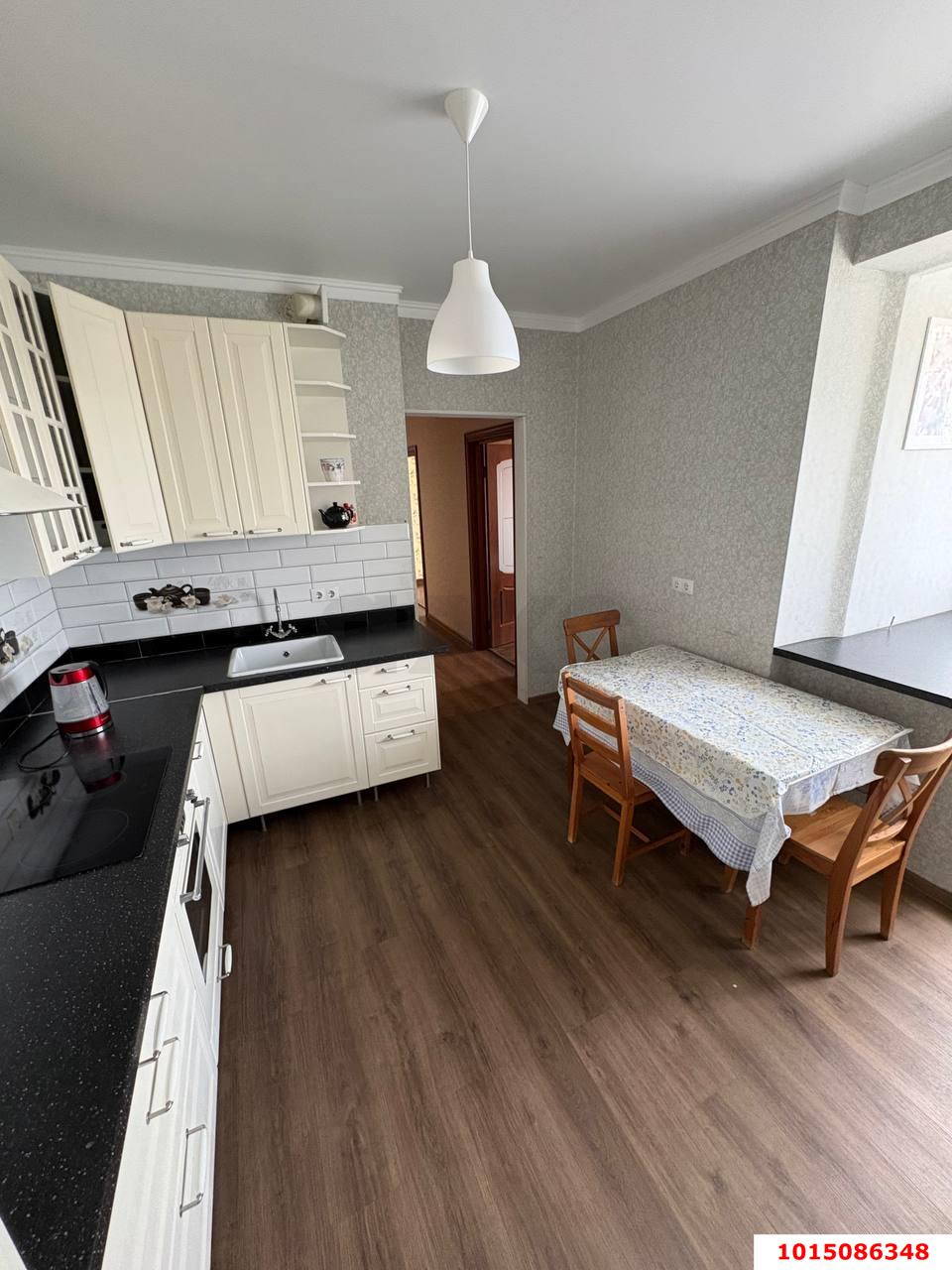 Фото №2: 2-комнатная квартира 70 м² - Краснодар, имени Маршала Жукова, ул. Александра Покрышкина, 2/2