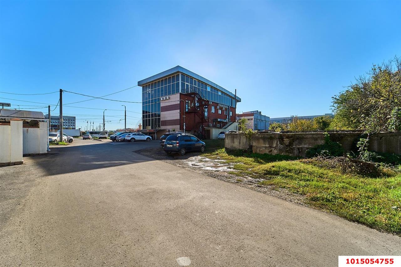 Фото №3: Дом 172 м² + 13.5 сот. - Краснодар, Прикубанский внутригородской округ, мкр. 2-я Площадка, ул. Богдана Хмельницкого, 1/1