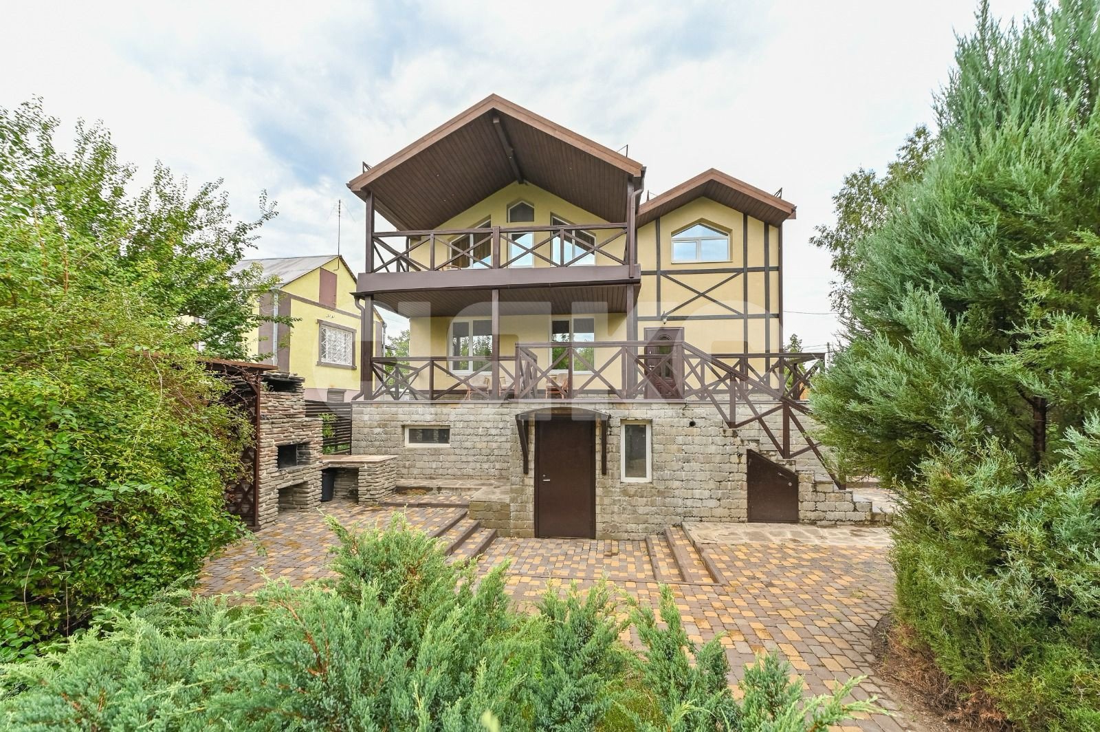 Фото №3: Готовый бизнес 300 м² - Батайск, Солнечный, ул. 60 лет Победы, 17/2