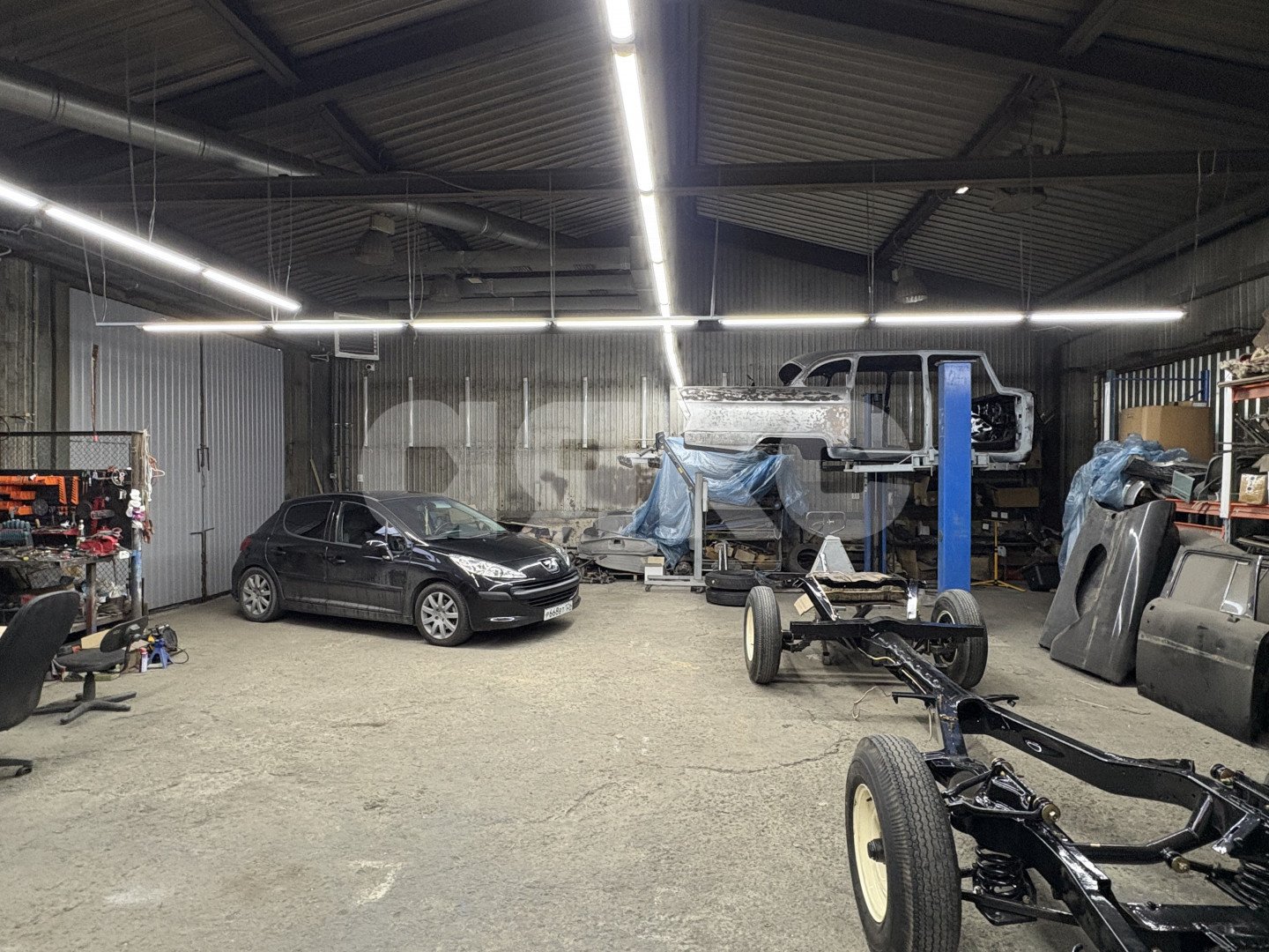 Фото №3: Коммерция 300 м² - Ростов-на-Дону, Октябрьский, ул. Оганова, 37