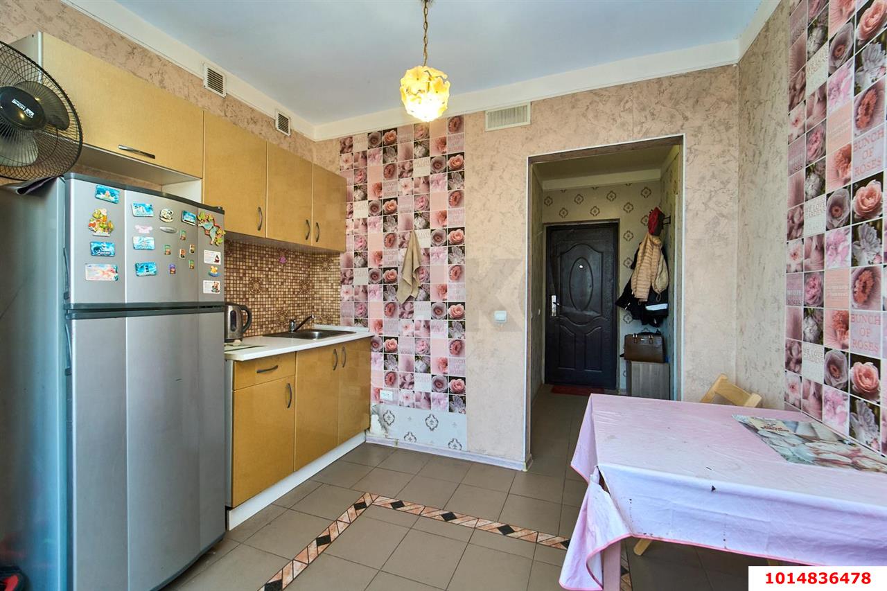 Фото №2: 1-комнатная квартира 35 м² - Краснодар, Музыкальный, Прикубанский внутригородской округ, мкр. Завод Радиоизмерительных Приборов, ул. имени Сергея Есенина, 86