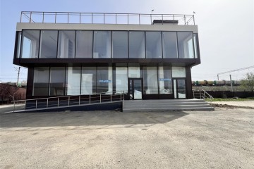 Фото №1: Отдельное здание 539 м² - Яблоновский, ул. Дорожная, 1/4