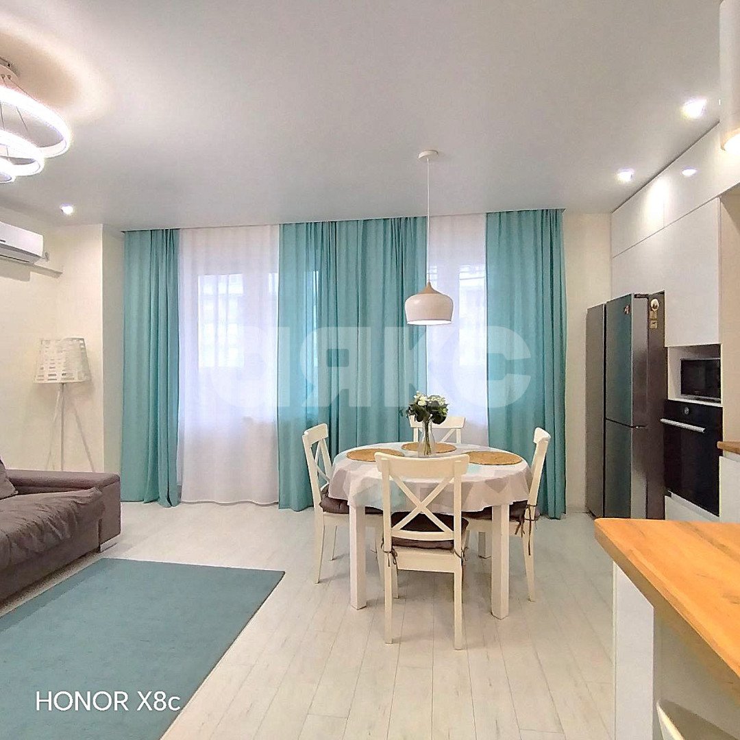 Фото №1: 3-комнатная квартира 94 м² - Волгоград, квартал На Клубной, ул. Кузнецкая, 75