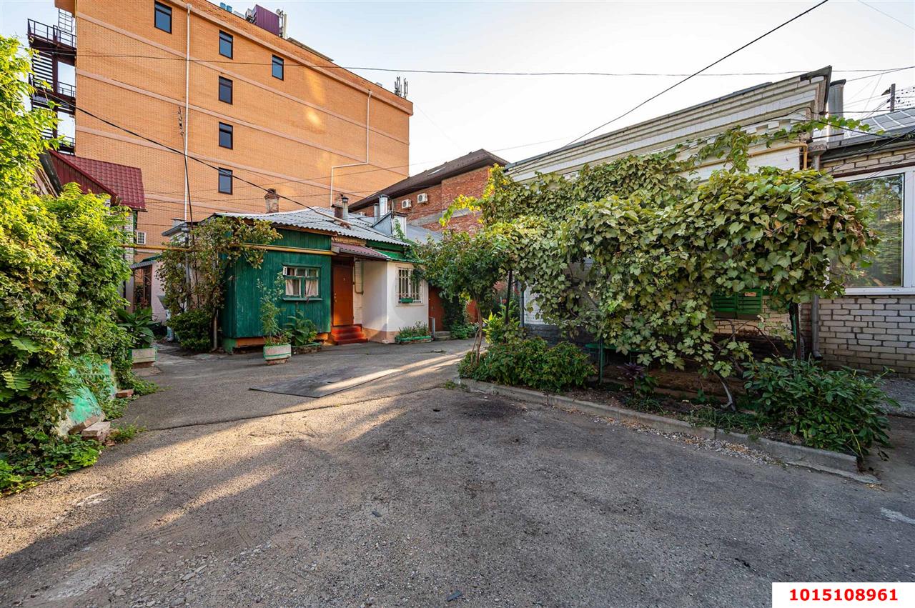 Фото №11: 2-комнатная квартира 30 м² - Краснодар, Центральный, ул. Октябрьская, 72