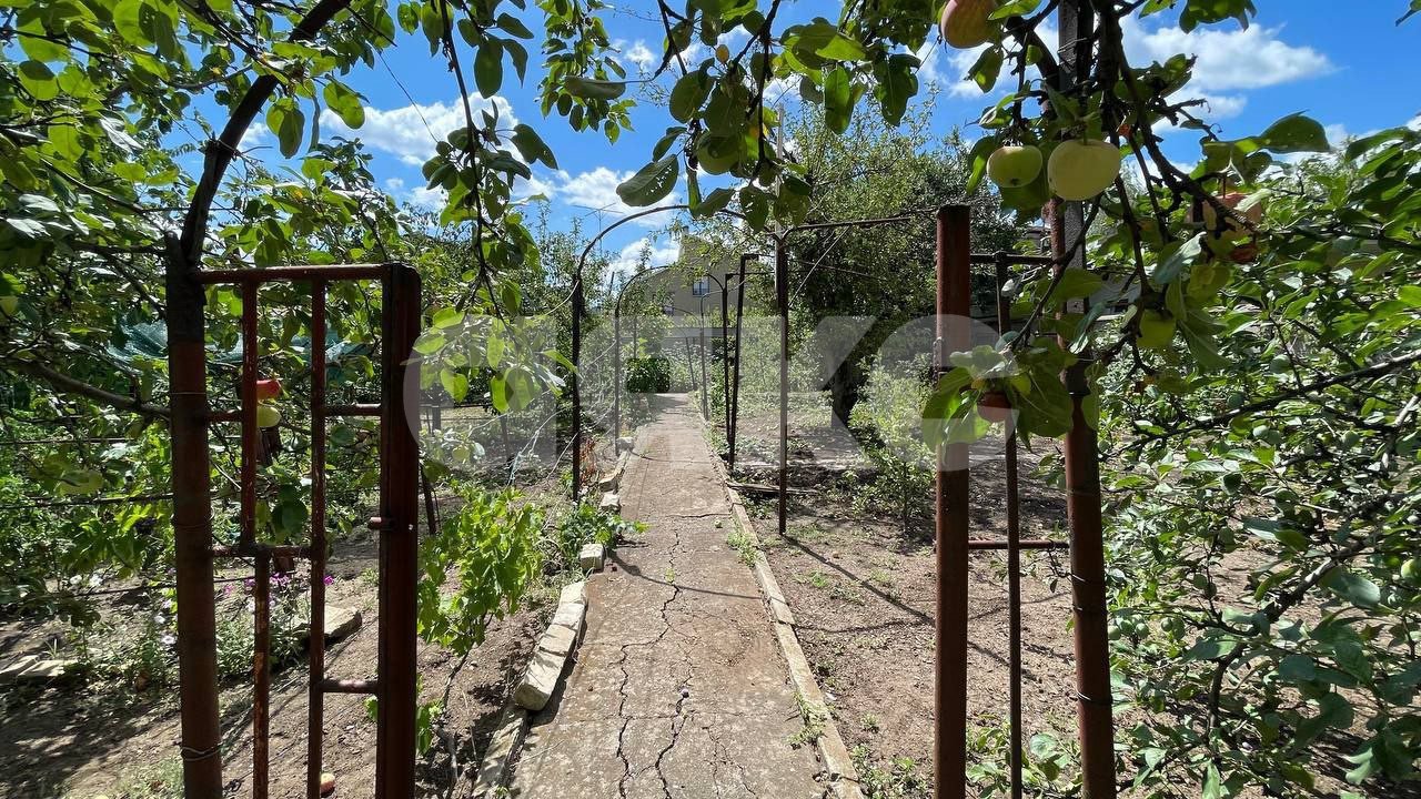 Фото №3: Дом 660 м² + 18 сот. - Луганск, квартал Видный, ул. Академика Вернадского, 15