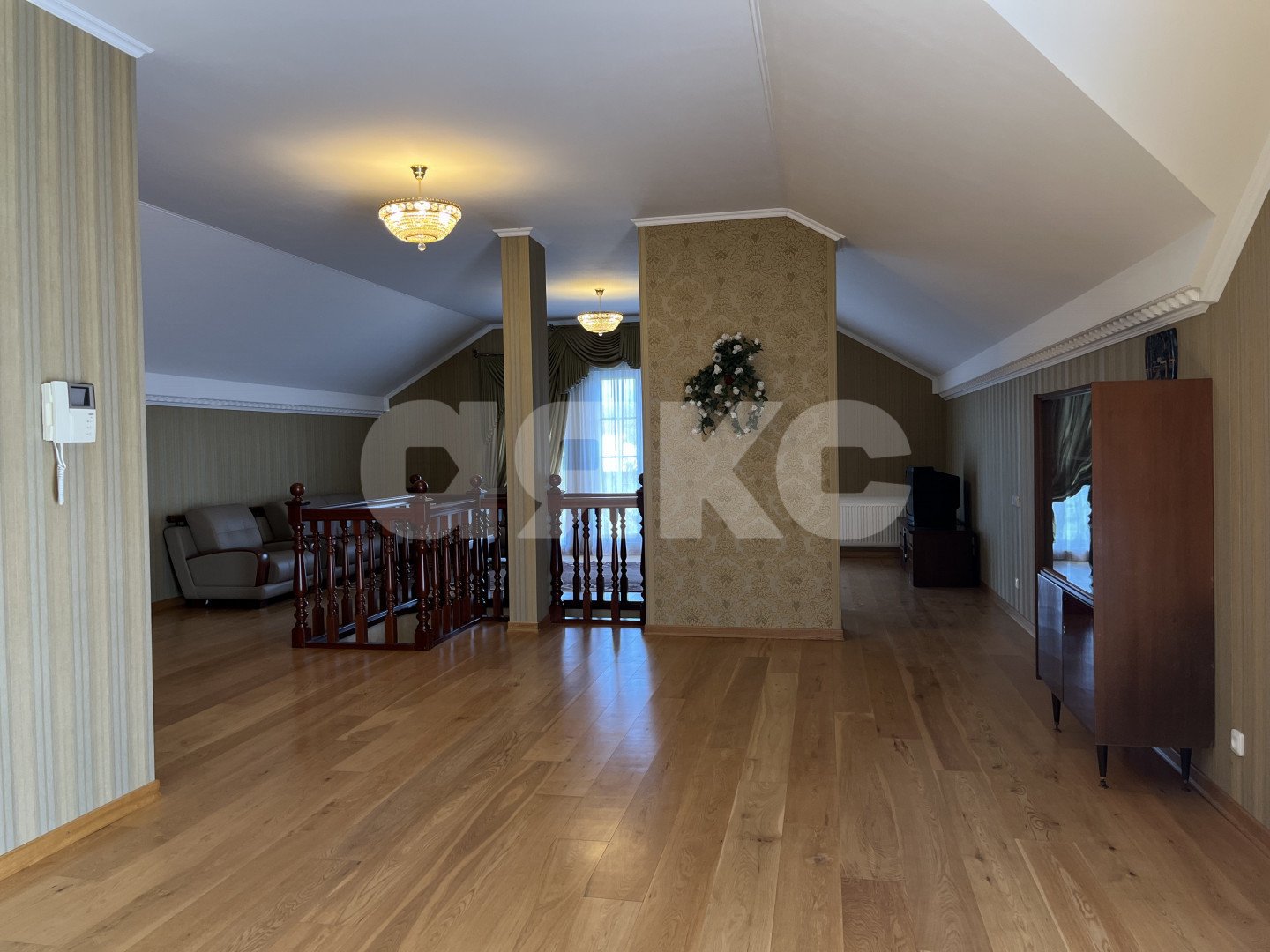 Фото №12: Дом 270 м² + 8 сот. - Луганск, Ленинский, ул. Аккумуляторная, 11