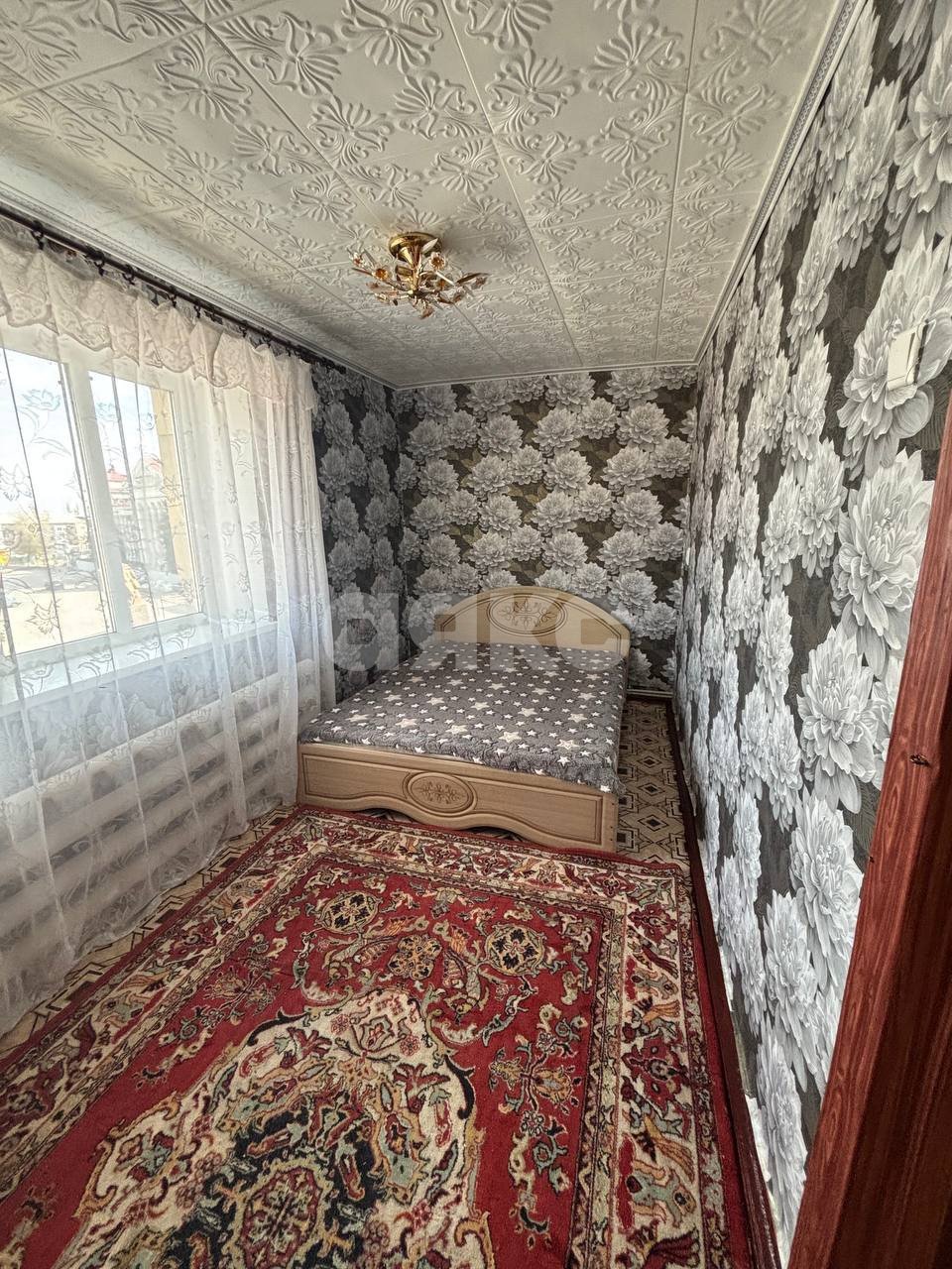 Фото №1: 2-комнатная квартира 44 м² - Краснодон, ул. площадь Ленина, 1