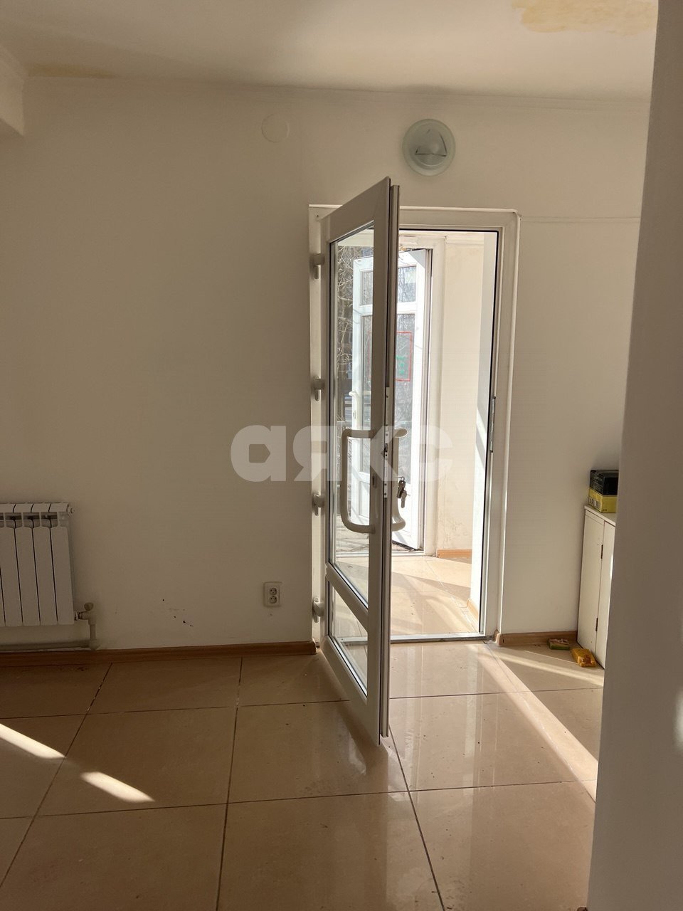 Фото №4: Коммерция 36 м² - Донецк, р. Киевский, ул. Университетская, 105