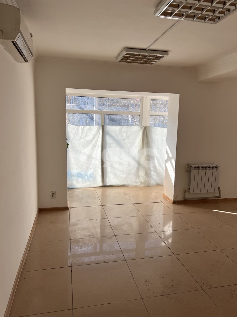 Фото №5: Коммерция 36 м² - Донецк, р. Киевский, ул. Университетская, 105