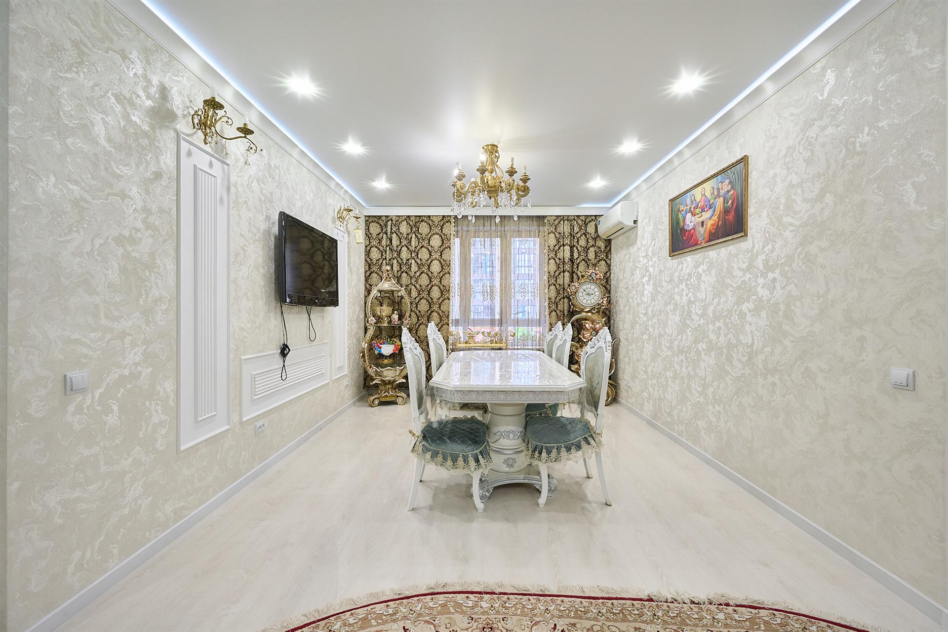 Фото №1: 2-комнатная квартира 87 м² - Краснодар, Прикубанский внутригородской округ, мкр. Любимово, 2/1