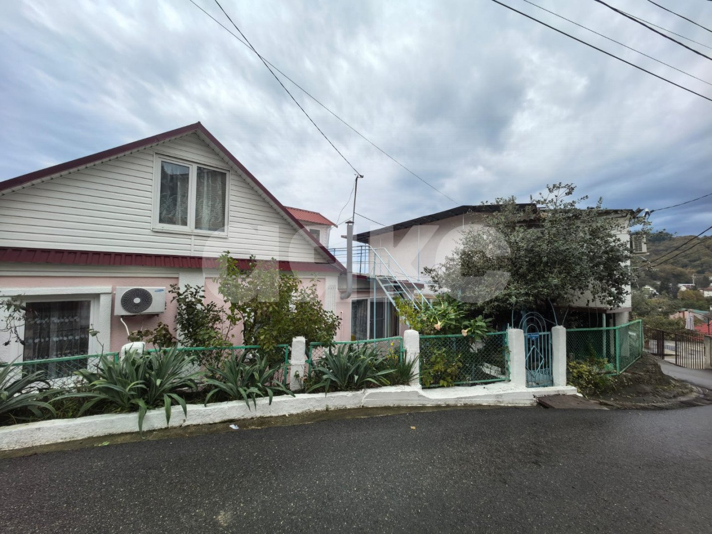 Фото №1: Дом 229 м² + 4.2 сот. - Сочи, Лоо, ул. Таёжная, 10