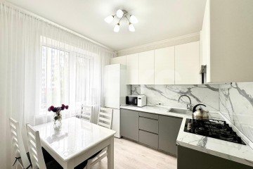 Фото №1: 3-комнатная квартира 74 м² - Нижнекамск, мкр. 34-й, ул. Рифката Гайнуллина, 16