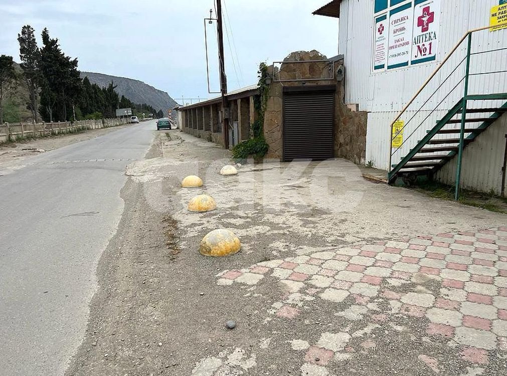 Фото №1: Коммерция 300 м² - Морское, ул. Лазурный Берег