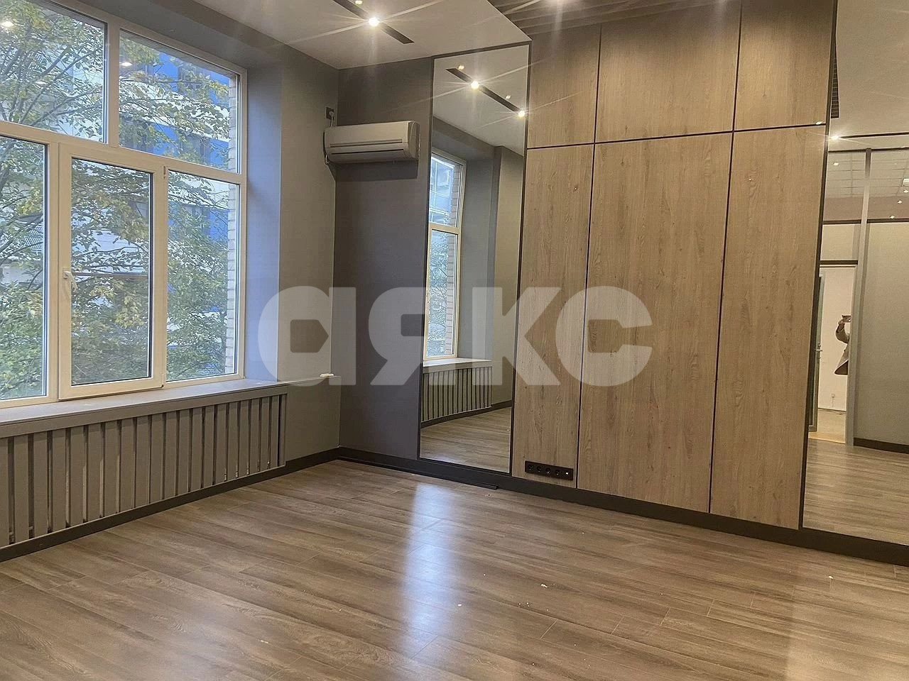 Фото №1: Коммерция 950 м² - Ростов-на-Дону, Ленинский, пр-кт Будённовский, 2