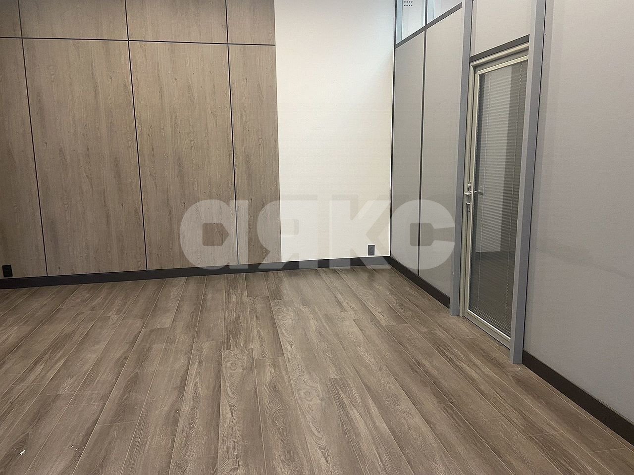 Фото №2: Коммерция 950 м² - Ростов-на-Дону, Ленинский, пр-кт Будённовский, 2