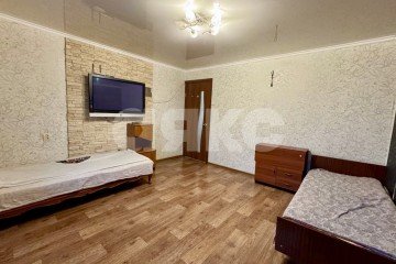 Фото №2: 2-комнатная квартира 43 м² - Нижнекамск, мкр. 7-й, пр-кт Химиков, 70А