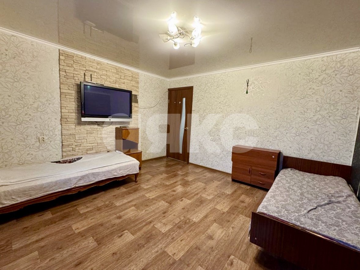 Фото №2: 2-комнатная квартира 43 м² - Нижнекамск, 7-й, пр-кт Химиков, 70А