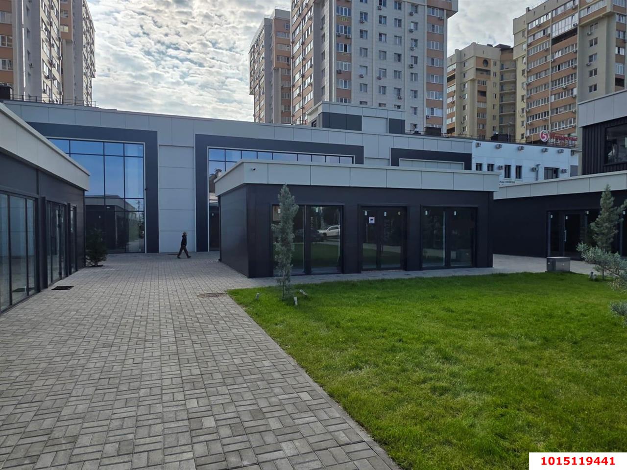 Фото №3: Отдельное здание 336 м² - Краснодар, Краевая Клиническая Больница, ул. Мурманская