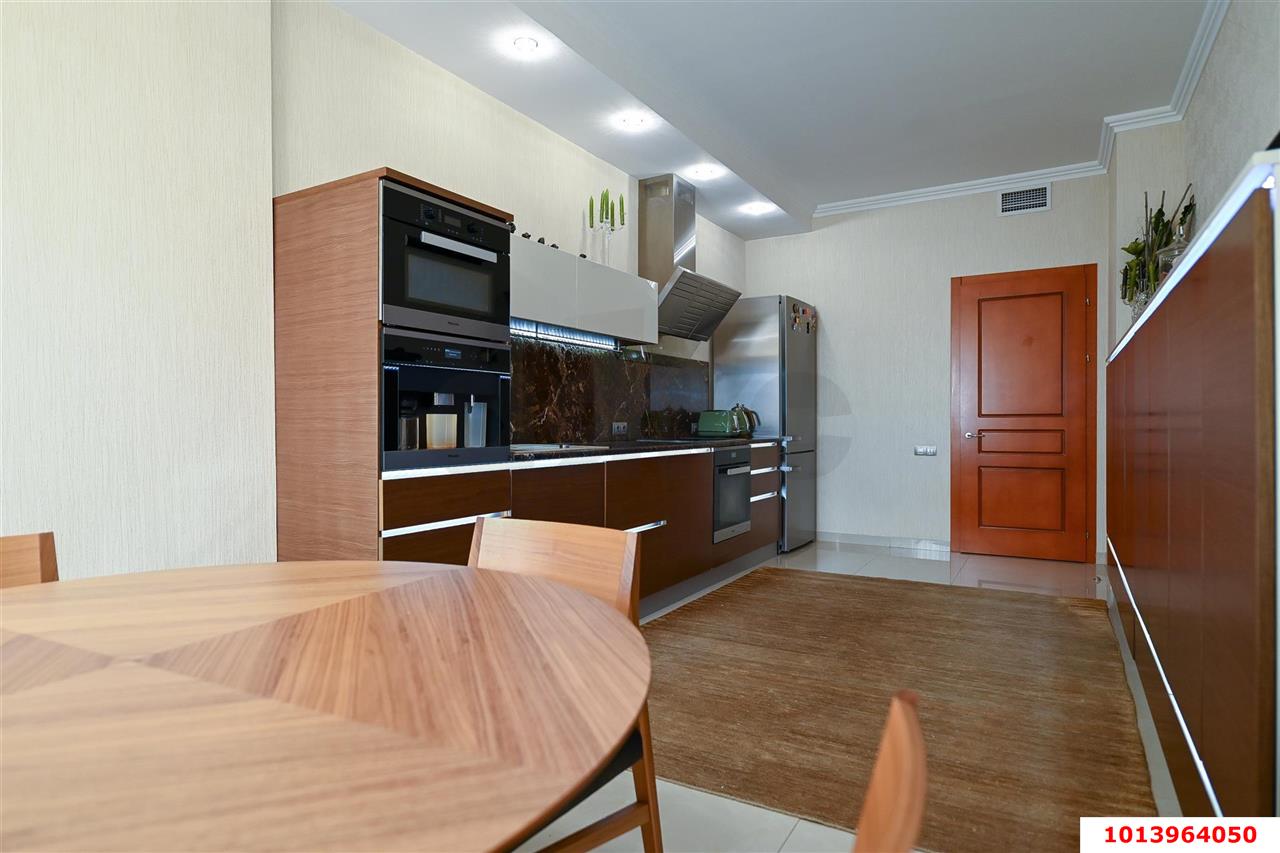 Фото №11: 4-комнатная квартира 210 м² - Краснодар, Центральный, ул. Кубанская набережная, 4