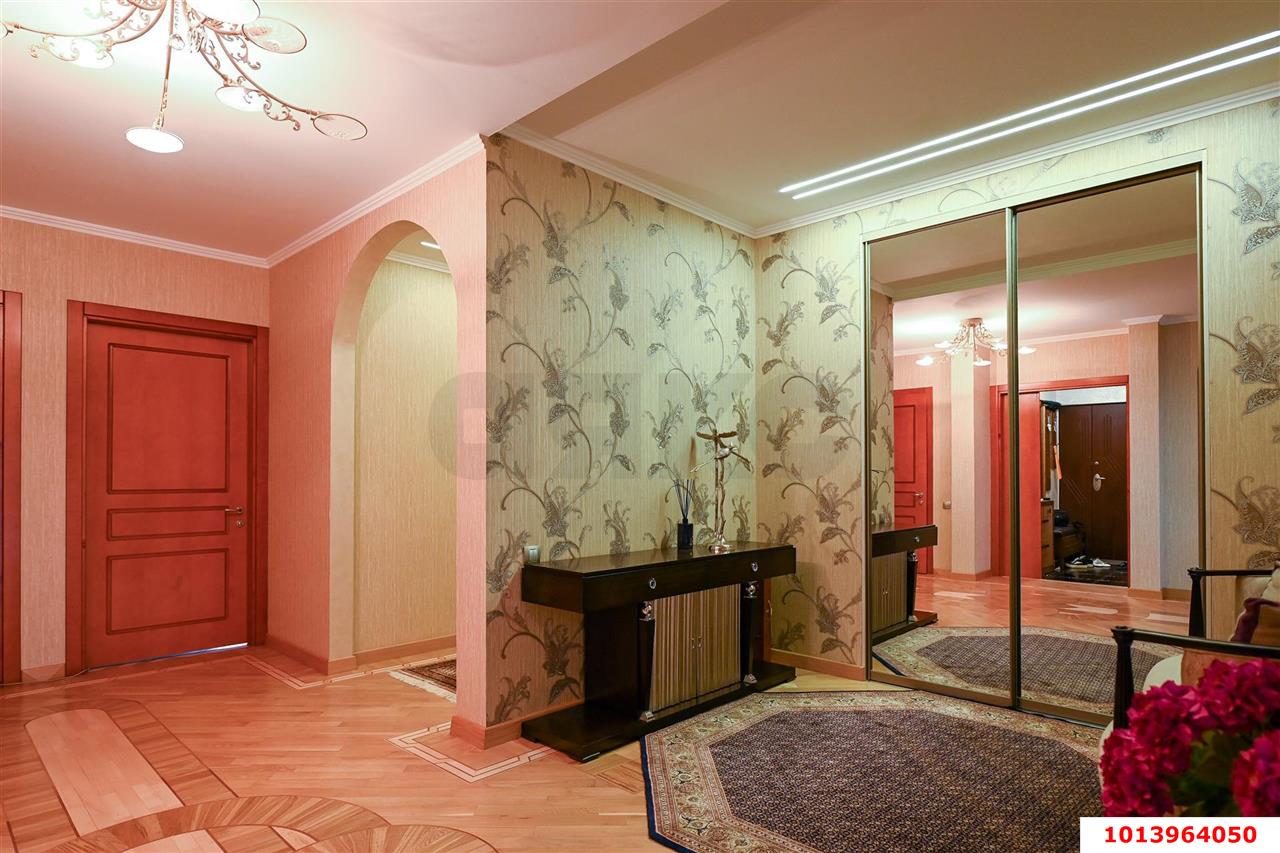 Фото №12: 4-комнатная квартира 210 м² - Краснодар, Центральный, ул. Кубанская набережная, 4