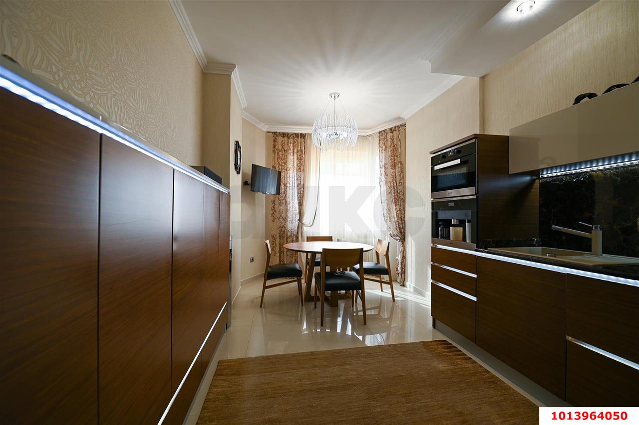 Фото №8: 4-комнатная квартира 210 м² - Краснодар, Центральный, ул. Кубанская набережная, 4