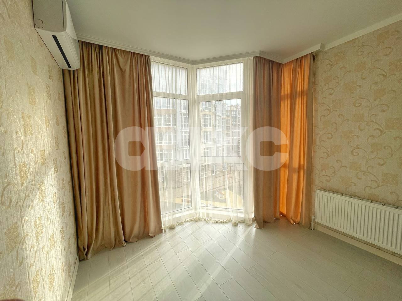 Фото №1: 2-комнатная квартира 72 м² - Геленджик, жилой комплекс Лазурный-2, ул. Верхняя, 4к3