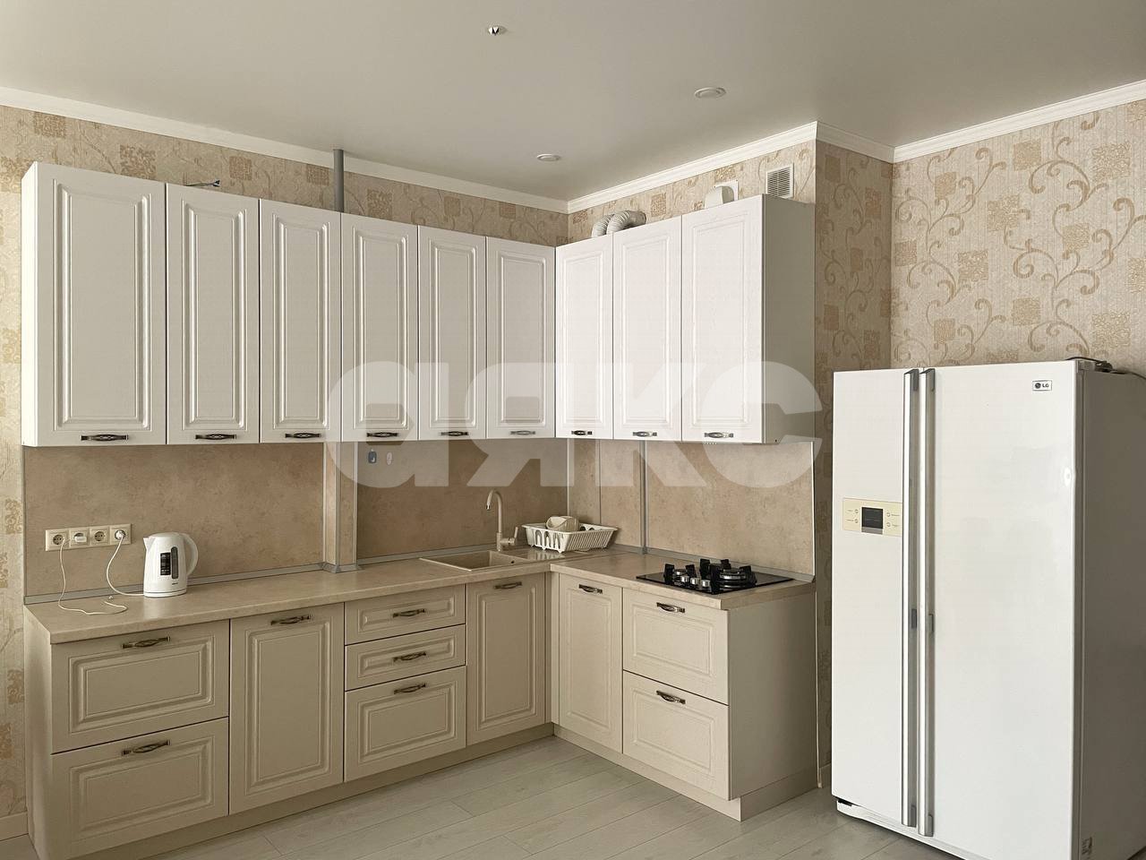 Фото №6: 2-комнатная квартира 72 м² - Геленджик, жилой комплекс Лазурный-2, ул. Верхняя, 4к3