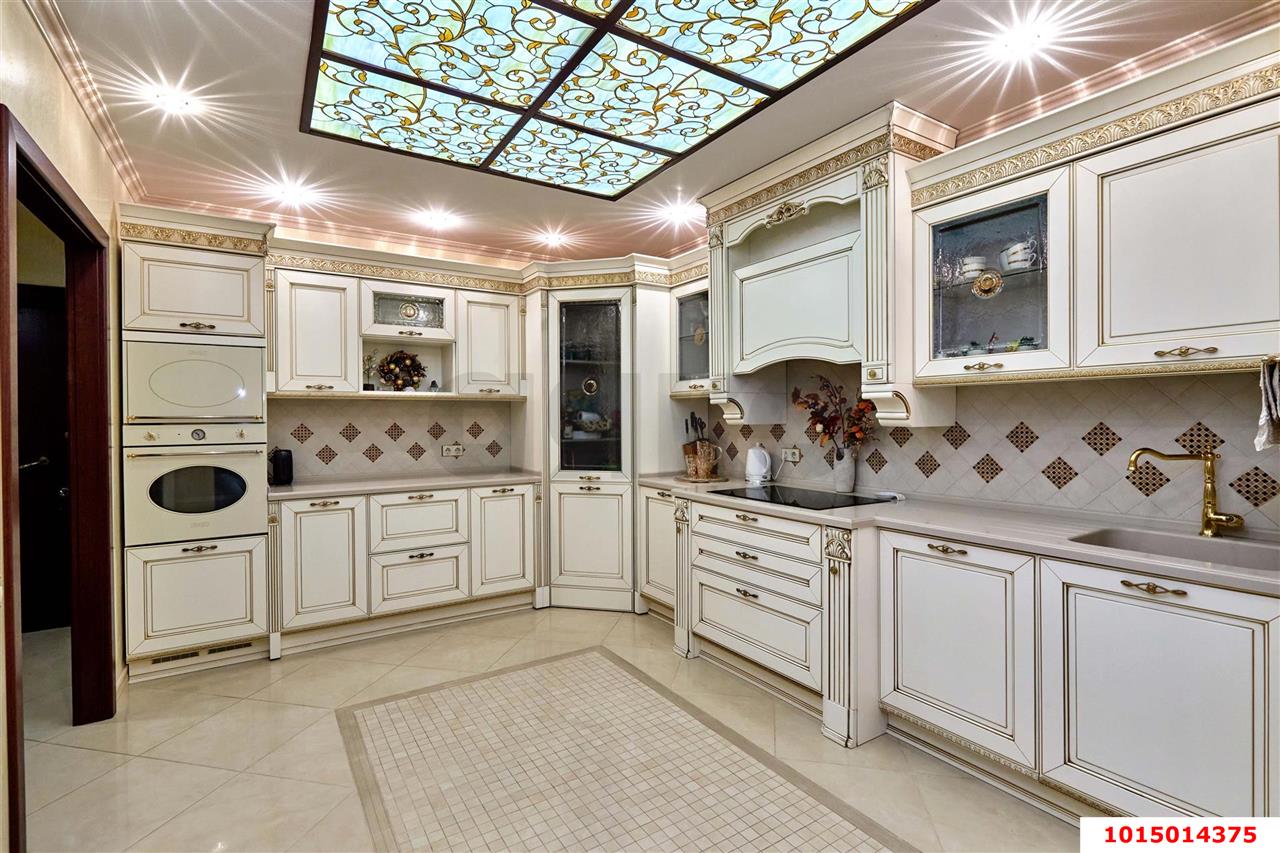 Фото №1: 3-комнатная квартира 140 м² - Краснодар, Прикубанский внутригородской округ, Солнечный, мкр. Фестивальный, ул. Скрябина